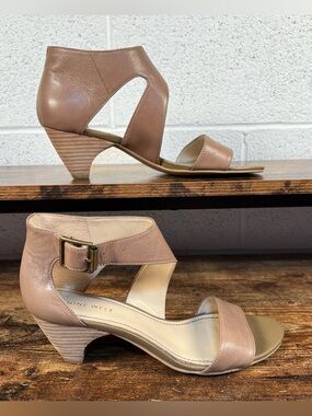 Nine West Sandals Taupe Leather Open Toe Closed Back 2" heel women's 7.5